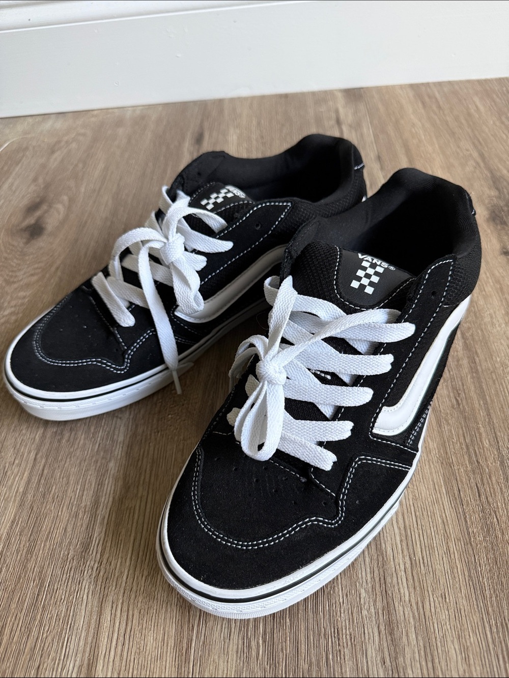 Vans Caldrone Men’s Black and White Low-Top Skate Sneakers Size 10.5